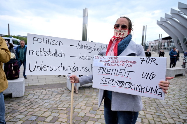 Verqueres Denken – Gefährliche Weltbilder in alternativen Milieus