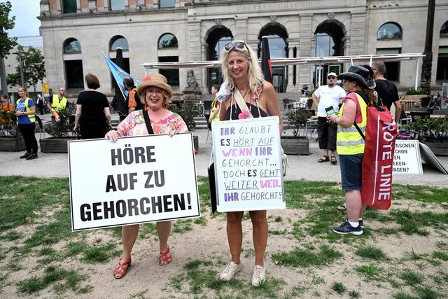 „Endlich das System stürzen“ – Die verschwörungsideologische Szene in Bremen und Bremerhaven